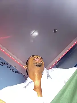 Snapshot of BlueIceCube chatting on January 2025 12:07:02 PM BlueIceCube online show from January 2025 12:07:02 PM