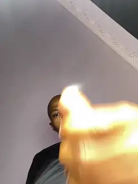 Snapshot of BlueIceCube chatting on February 2025 02:04:01 PM BlueIceCube online show from February 2025 02:04:01 PM