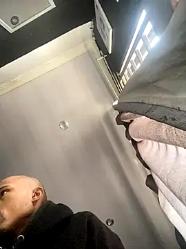 Snapshot of BlueIceCube chatting on November 2025 06:07:02 AM BlueIceCube online show from November 2025 06:07:02 AM