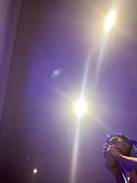 Snapshot of BlueIceCube chatting on October 2025 03:52:02 AM BlueIceCube online show from October 2025 03:52:02 AM