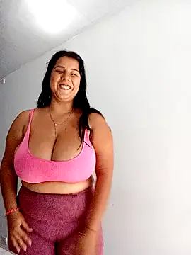 andreinabigtits online show from February 2025 07:11:01 PM