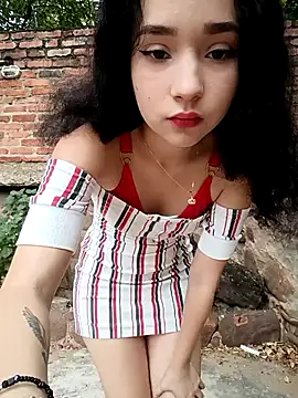 Snapshot of sweet_outdoor_charm chatting on November 2025 07:47:01 PM sweet outdoor charm online show from November 2025 07:47:01 PM