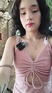 sweet outdoor charm online show from April 2026 03:18:02 PM