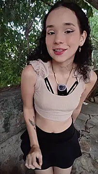 Snapshot of sweet_outdoor_charm chatting on June 2026 04:45:01 PM sweet outdoor charm online show from June 2026 04:45:01 PM