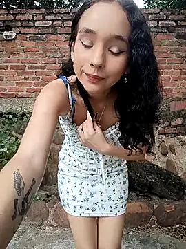 sweet outdoor charm online show from February 2026 07:48:01 PM