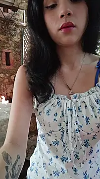 sweet outdoor charm online show from April 2026 03:24:01 PM