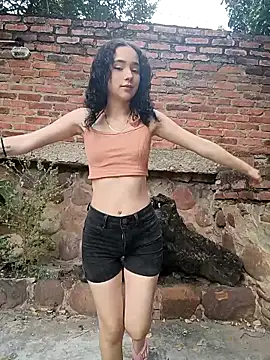 sweet outdoor charm online show from March 2026 07:42:01 PM