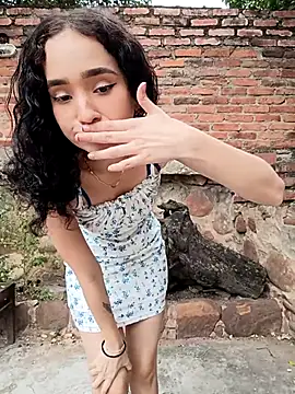 sweet outdoor charm online show from March 2026 07:54:02 PM