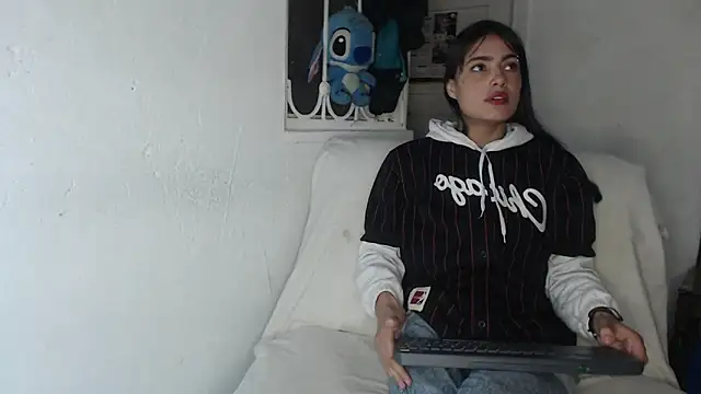 skinny sweet2411 online show from October 2025 09:27:02 PM