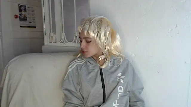 skinny sweet2411 online show from November 2025 03:16:01 PM