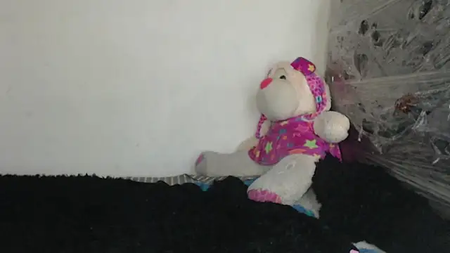 skinny sweet2411 online show from November 2025 02:40:02 PM