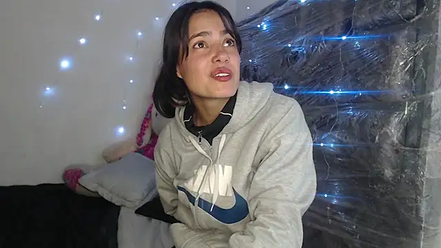 skinny sweet2411 online show from December 2025 11:38:02 PM