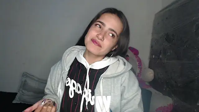 skinny sweet2411 online show from March 2026 03:12:01 AM