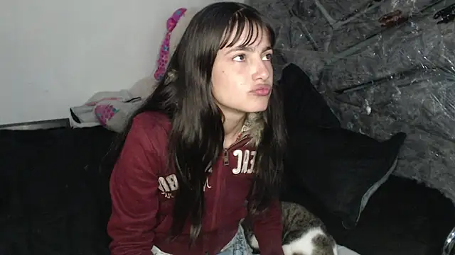 skinny sweet2411 online show from February 2026 08:07:01 PM