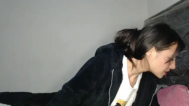 skinny sweet2411 online show from January 2026 03:33:02 AM