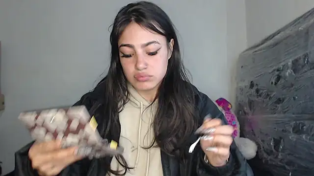 skinny sweet2411 online show from November 2025 04:23:02 AM