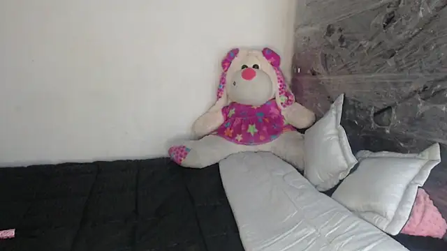 skinny sweet2411 online show from December 2025 04:28:02 AM