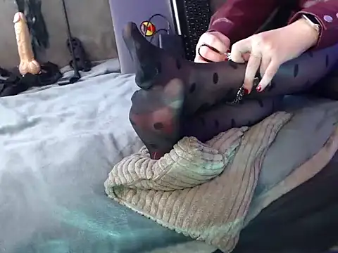 GoddessMonicaNylon online show from December 2025 07:01:01 PM