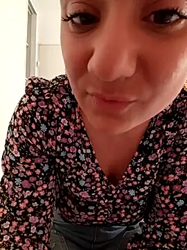 Snapshot of Nell-X chatting on May 2026 11:17:02 AM Nell-X online show from May 2026 11:17:02 AM