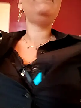 Nell-X online show from October 2025 12:26:02 PM