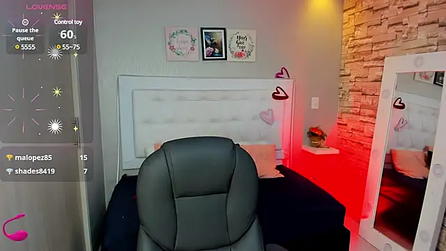 Snapshot of EMALINDA__HILSS chatting on March 2025 03:34:01 AM EMALINDA HILSS online show from March 2025 03:34:01 AM