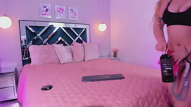 ibella7 online show from December 2025 07:34:02 PM