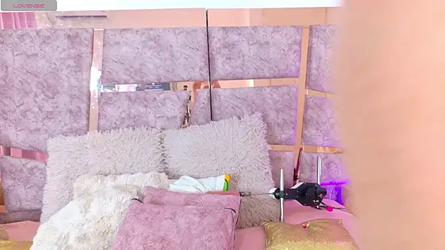 Snapshot of Dakota-Bruce chatting on November 2025 02:43:01 PM Dakota-Bruce online show from November 2025 02:43:01 PM