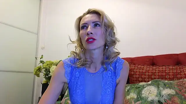  Maddalena  online show from September 2025 08:30:02 PM