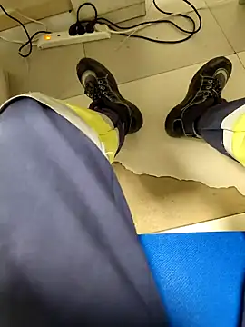 coppiapazza online show from February 2025 05:20:01 PM