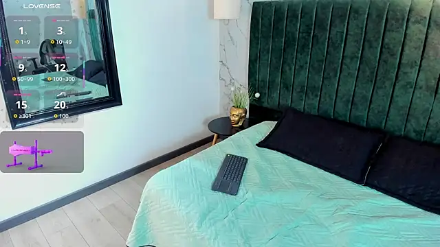 Edward max online show from October 2025 04:11:01 AM