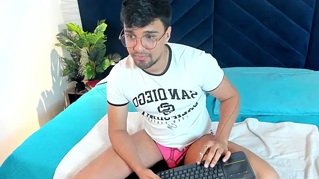 Edward max online show from April 2026 03:52:02 AM