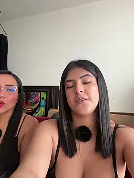 Snapshot of kim_zaratte chatting on May 2026 03:10:01 PM kim zaratte online show from May 2026 03:10:01 PM