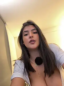 Snapshot of kim_zaratte chatting on August 2026 03:22:01 AM kim zaratte online show from August 2026 03:22:01 AM