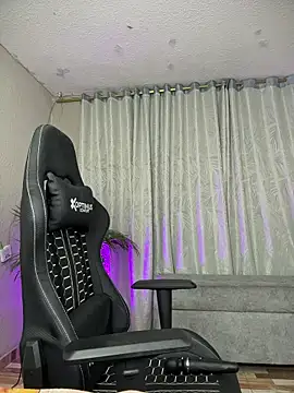 kim zaratte online show from February 2026 01:28:02 AM