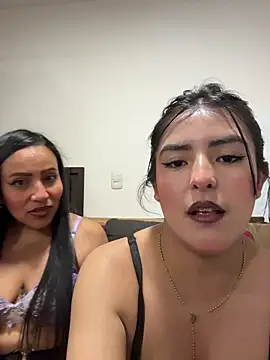 Snapshot of kim_zaratte chatting on May 2026 04:30:02 AM kim zaratte online show from May 2026 04:30:02 AM