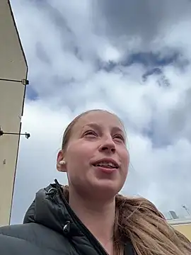 Hr Frk Olsen online show from March 2026 01:31:02 PM