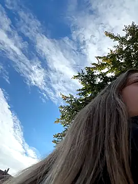 Hr Frk Olsen online show from October 2025 11:23:01 AM