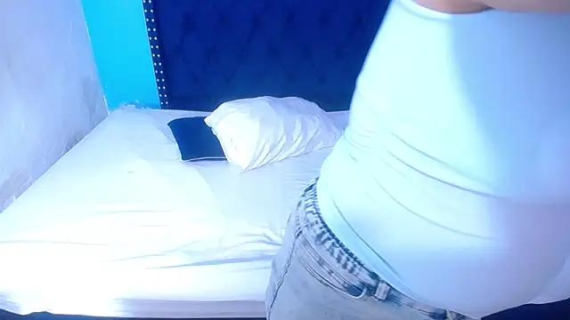 kinky redhead18 online show from November 2025 01:48:02 PM