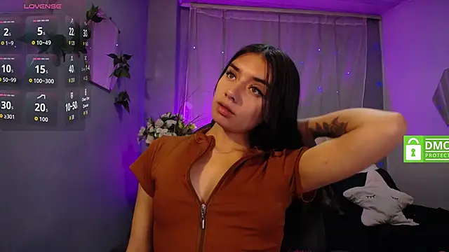 Snapshot of Kylie_golden chatting on September 2025 12:44:02 PM Kylie golden online show from September 2025 12:44:02 PM
