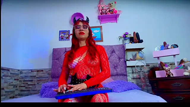 Snapshot of Melannytaylor chatting on October 2025 09:03:01 PM Melannytaylor online show from October 2025 09:03:01 PM