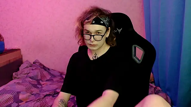 Steve Mi online show from November 2025 04:55:02 PM