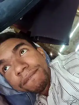 Snapshot of Reynold2608 chatting on December 2025 04:30:01 PM Reynold2608 online show from December 2025 04:30:01 PM