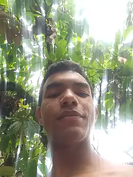 Reynold2608 online show from May 2026 09:25:02 PM