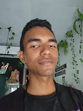 Reynold2608 online show from May 2026 10:03:01 PM