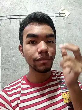 Reynold2608 online show from December 2025 04:11:01 PM