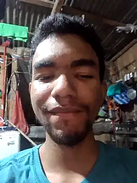 Reynold2608 online show from December 2025 11:43:01 PM