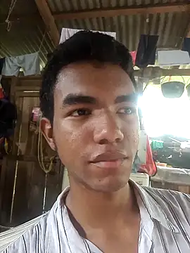 Reynold2608 online show from December 2025 08:42:01 PM