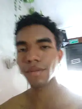Reynold2608 online show from April 2026 10:03:02 PM