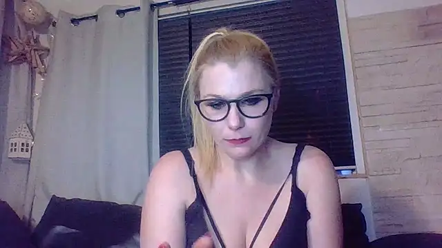 DevilsAngel13 online show from November 2025 06:02:02 AM