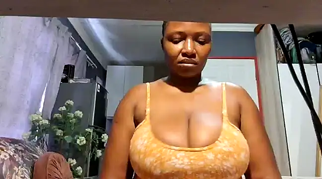 Snapshot of EbonyRose9 chatting on March 2025 10:24:01 AM EbonyRose9 online show from March 2025 10:24:01 AM